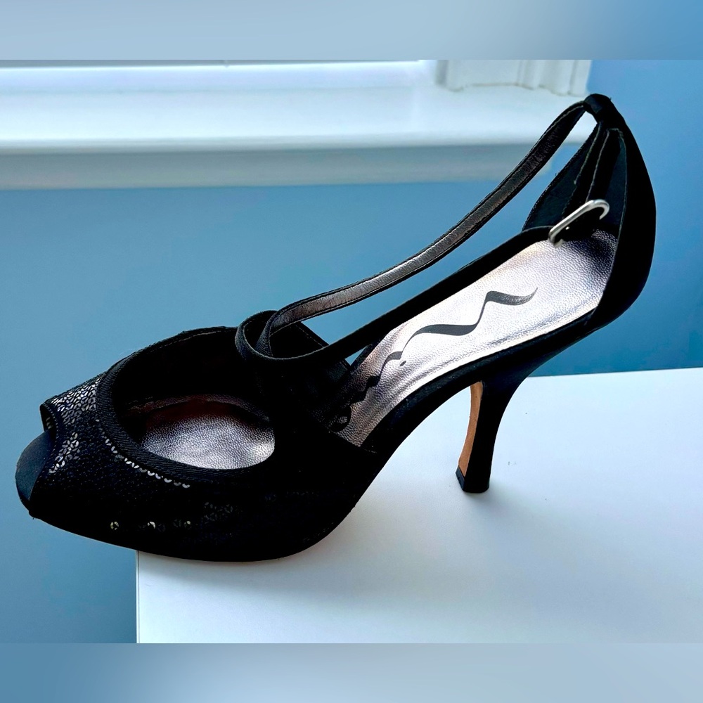 Nina strappy peep toes...Elegant!